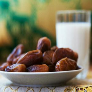 Dates Majhoul KING SIZE  - fruits secs et graines grillées bonjour ,  --notre société vend de la qualité premium des dattes majhoul d'israel et autres ,  si vous etes revendeurs de fruis secs ou patisseries qui pourrait avoir besoin de qualité premium en date et pate de date. veuillez me contacter pour plus d'informations. 