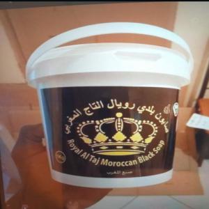 Savon noir marocain  - hygiene entretien bonjour--nous sommes  société de production de savon noir marocan d'excellente qualité --conditionné dans des pots de 1 kg cherche des clients sérieux plusieurs tonnes disponible --quantité 10 tonnes 