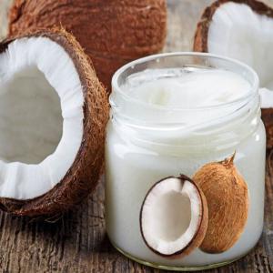 huile de noix de coco  - huiles bonjour,  on dispose  l'huile de noix de coco cosmétique pour le cheveux et la peau  de meilleur qualité avec un prix très compétitif . pour plus d'information contacter nous sur whatsapp ou par e-mail. 