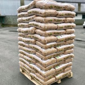 A+ quality Pine Wood Pellet. 6 mm - energie renouvelable we are distributors of premium wood pellets 6mm en+a1.--raw materials 100% coniferous without sand and fore foreign impurities--diameter-6mm--ash content- 0, 7%--humidity-8%--net calorific value-4.6wh/kg--private labelling also available