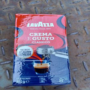 CAFE LAVAZZA - café cacao thé nous sommes a la recherche de clients pour un déstockage de café .--marque -lavazza--référence -crema egusto classico --intensité -8/10--poids-250g--compatible machine esspresso--2, 05 including shipping--2400 pièces x 250g / palette --33 palettes / camion --