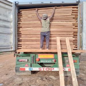 Exportateur de produit ligneux (bois ,pallet, etc - bois charbon fibre nous sommes une societe specialisé dans l'exportation du bois(avec agreement du ministere) de type iroko,  teck,  fromager , acajou , samba etc au societé qui desire avoir ce type de bois surmentionner, --nous sommes speciation dans l'exportation des produit agricole comme comme le cacao,  l