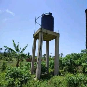 domaine agricole en vente  - Industrie exploitation je vous propose une grande #ferme ( élevage du poulet) à vendre à #kindia,  guinée conakry ( pret à emploi) --située à kalékhouré,  dans samagbè,  préf. kindia--non loin de la route nationale rn1--elle est construite sur un do