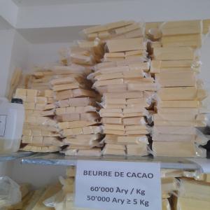 PRODUCTEUR BEURE DE CACAO - matières grasses nous sommes une société de production de beure de cacao et d' exportation à madagascar,  nous pouvons fournir à long termes des société,   des industries ou particulière qui s' interessent à notre produit--beure de cacao certifiée bio ecoc