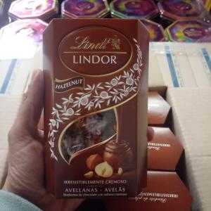 Lindt Lindor en destockage - produits sucrés nous avons à destocker 5 palettes de lindt lindor noisette 200grs,  en date courte 31/10/2022--cartons de 8 boites,  1120 boites par palette--chargement 59211 santes --prix très intéressant