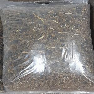 Fumier de haute qualité - semence graine plant fumier  d' origine ,  mouton du maroc composte ,  100% bio ,  haute fertilité ,  conditionner et vendu en sac de 20l 