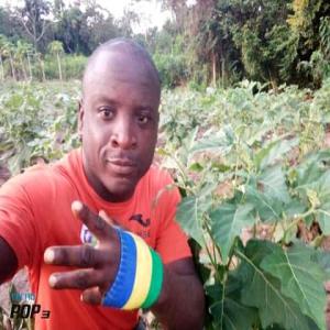 Producteur agricole - fruits et légumes agripreneur gabonais,  je cherche un client,  et fournisseur pour acheter toute production en légume et fruit,  je suis spécialisée en culture maraichaire (piments de cayenne, courgettes,  aubergine violet,  toute les variétés d'aubergine et bien plus encore etc...) j'ac