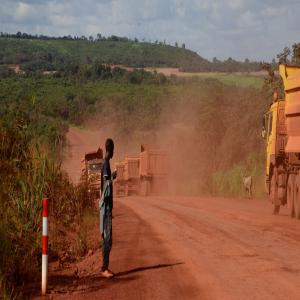 Vente minerai de bauxite 1 200 000 T/ an  - mine terrain concession vente de minerai de bauxite guinee.--quantité- 1 200 000 t /an sur contrat de 10 ans.--une teneur de 45% en alumine et de 3% en silice.--contactez nous si intéressés.