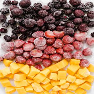 Fruit Frais, surgelés, légumes, huile alimentaire - fruits et légumes bonjour, ----nous vous proposons des fruits de saison frais poire,  peche,  cerises,  raisins,  nectarines,  citrons,  ,  fraises,  pastèques et abricots et autres...----ainsi que des produits surgelés - fraises,  mangues,  myrtille,  mûre,  prunes grenades décortiquées et autre