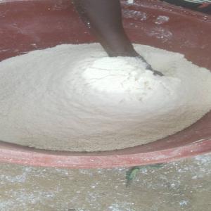 Attiéké déshydraté et pâte de manioc disponible  - féculents pour tous vos besoins en attiéké,  attiéké déshydraté ou pâte de manioc pour la fabrication d'attiéké,  veuillez nous contacter pour passer votre commande. conditionnement adéquat pour l'exportation.