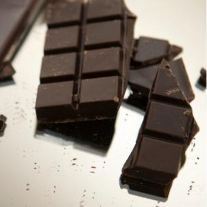 recherche fabricant de tablette de chocolat  - café cacao thé bonjour, --je suis actuellement à la recherche d'un fabricant de tablettes de chocolat. j'ai une recette spécifique à mettre en œuvre,  en utilisant du chocolat noir. votre entreprise est-elle basée dans la région parisienne,  comme moi ? j'aimerais obtenir un d