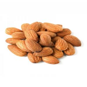 Noyaux d'amandes - fruits secs et graines grillées les noix d'amande sont les graines de l'amandier,  prunus dulcis. ils sont de forme ovale avec une coque externe dure qui renferme le noyau comestible. les amandes ont une riche saveur de noisette et une texture légèrement croquante. ils sont largement consommés crus et dans dive