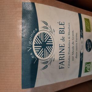 Farines blé T80 - céréales farine fermière certifié ab ou non . obtenue de manière artisanale sur meule de pierre. en sac de 25kg ou 5 kg ou 1 kg.