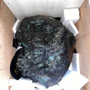 ROUGH EMERALD STAR STONES. 50 000 000 115 kg