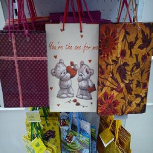 Paper Bag - other dear sir/madam,  (hs 481950)--we would like to offer- paper bag. material - art paper,  kraft paper,  glossy paper,  etc.. finishing - embossing,  die-cut,  uv varnish,  etc.. cord material - nylon,  cotton,  etc.. printing available at least 6 colors assortment. usage- shopping bag,  food bag,  groceries bag, 