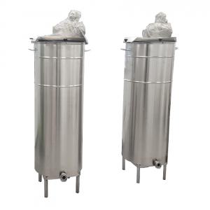 CUVE CHAPEAU MOBILE ACIER INOX 1000 LT  - matériels machines cuve a chapeau mobile en acier inox 1000 lt - d'occasion--cuve de forme cylindrique pour vin (et liquides fermo en général),  avec axe vertical sur fond inférieur plan incliné.--la structure repose sur des pieds de soutien en acier inoxydable profilés et est é