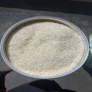 VENDS RIZ - céréales nous disposons de riz indien brise 100%,  25%,  5% ; riz thai a1 ,  long grains et d'autre variétés disponibles port dakar en ht ou ttc . nous avons aussi du stock en très grande quantité en inde et thailand ou nous pouvons vous fournir directement depuis ces magasins .  