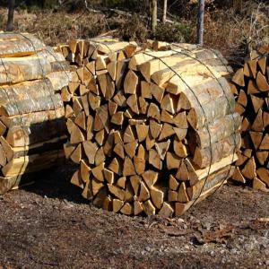 cherche bois chauffage en 1m pour la belgique - bois charbon fibre recherche fournisseur de bois de chauffage ( essence chene,  hetre,  fréne,  charne,   en 1m 1/2 sec ou sec )  1 a 10 camion me faire une offre (belgique 4983 code postal )