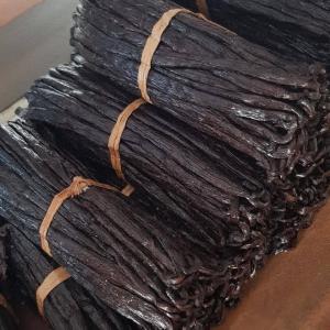 Vanille bourbon du Madagascar - épices aromates gousses de vanille de madagascar,  14-19 cm,  disponibles maintenant avec certificats d'origine et phytosanitaires !----plongez dans l'essence envoûtante de la vanille de madagascar avec nos gousses premium,  soigneusement sélectionnées pour leur qualité incomparable.----orig