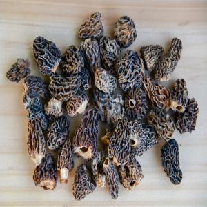 Morilles séchées et champignons secs. - fruits secs et graines grillées bonjour, --grossiste,  importateur en champignons secs depuis plus de 35 ans,  nous pouvons vous proposer des champignons de super qualité pour vos préparations ou la revente.--revendeurs,  fabricants,  conserveurs,  restaurateurs,  grossistes ou autres professionnels dans le domaine alimenta