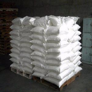 Diammonium Phosphate Fertilizer DAP - chemical fertilizer additive diammonium phosphate fertilizer dap--chemical formula-(nh4)2hpo4----molecular weight-132.0----standard executed -hg/t4132-2010(tech grade) gb 30613-2014 (food grade)----property-white crystal,  relative density is 1.619g/cm3,  melting point is 155℃,  easily soluble in water ,  insoluble in alcohol