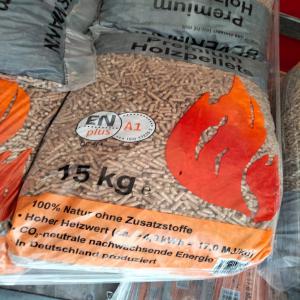 Pellets de bois  - bois charbon fibre le produit que nous offrons est comme suit --pellets de bois haut de gamme enplusa1/dinplus--calorifiques (= 5 kwh/kg). un taux d’humidité faible (≤ à 8%) --taux de cendres (≤ à 0, 4%). ddiamètre 6-8mm. longueur 3, 15cm - 4, 0cm.--le pellets sont disponibles en p