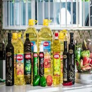 Sunflower oil - olis we have edible refined cooking oil like sunflower, corn, canola, soybean and olive oils available and ready for shipment, we sell at affordable prices and our oils come with all documents