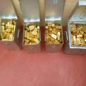 Bulk Gold Seller   High-Quality Gold Availabl - métaux  --we are bulk sellers of premium-quality gold nuggets and bars,  offering unmatched specifications to meet your needs-----specifications--commodity- gold (au) nuggets/metal (unrefined) / bars--purity- 97.8% or better--carat- 23+--quantity- 10, 000 kg available--our gold is ideal for investment,  resal