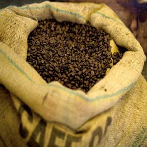 anarcade en tonne , café et cacao - fruits et légumes société qui fait de l'import-rxport dans les produits suivants - le café,  le cacao,  l'anarde utilisé pou la fabrication de batteries) vendu par tonne. les semences de nikita important pour le sol,  favorisant une bonne fertilité du sol donc une bonne production des 