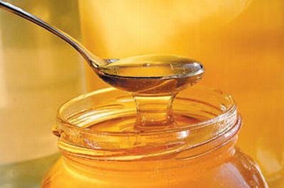 miel, honey, honig - produits sucrés importateur et vendeur grossiste de miel naturel et bio de la roumanie. le miel e entièrement écoligiques.--le miel e disponibles fraîches,  emballées dans les barils de 300 kg.