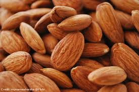 Peanuts,Pecan nuts,Pine nuts,Walnuts,Nutmeg Seed - semence graine plant specifications--peanut kernels- --1)-our own plant factory --2)-competitive price --3)-superior quality --4)-prompt shipment----we can supply a wide rang of specifications----sizes---peanut kernels---1) long type- 24/28,  28/32,  34/38,  38/42,  45/55--2) round type- 25/35,  35/40,  40/50,  50/60,  60/70,  7